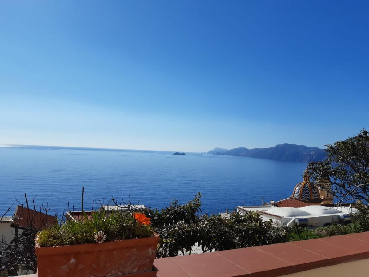 Il Profumo Dei Fiori Apartment Praiano Bagian luar foto