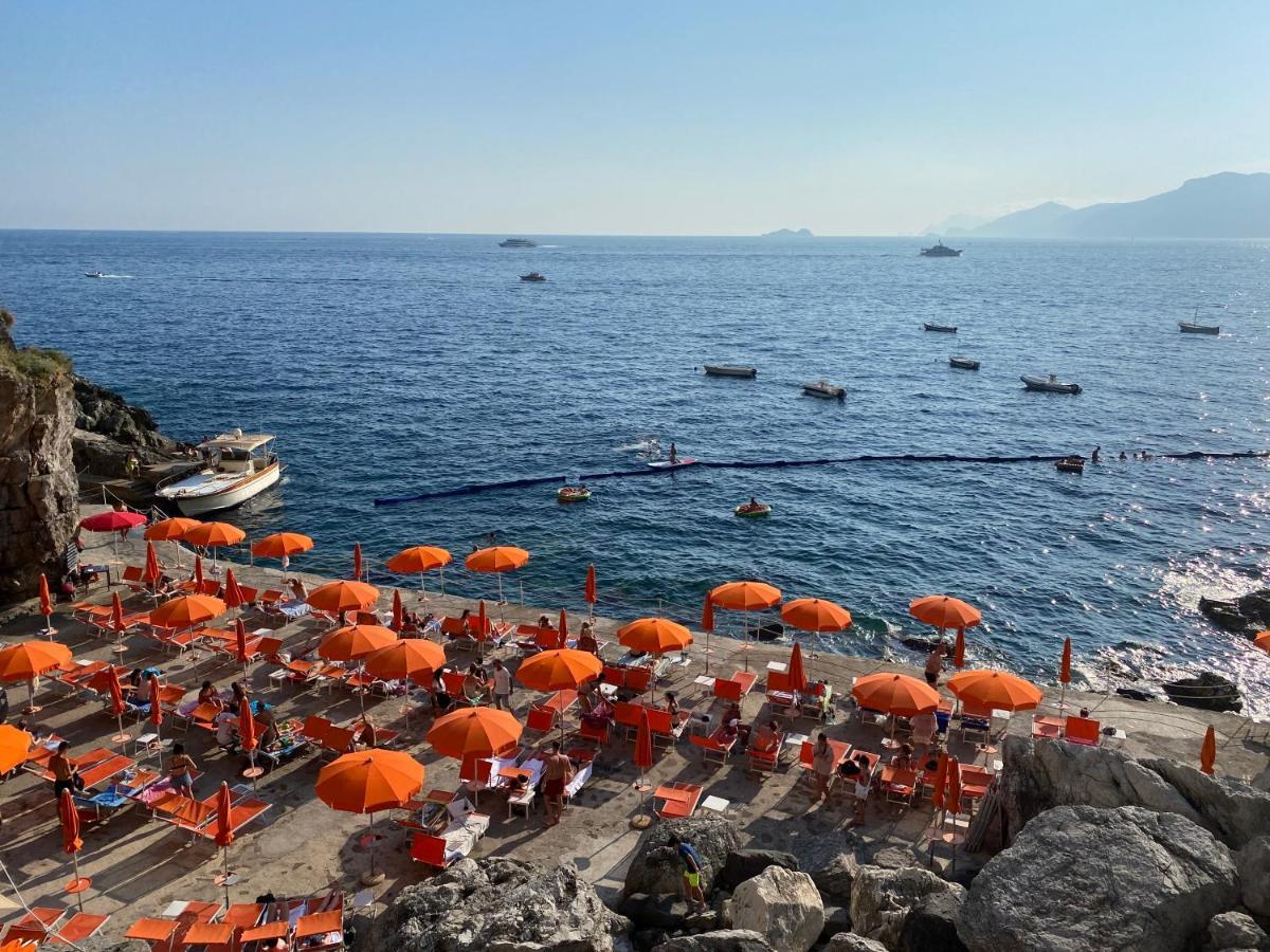 Il Profumo Dei Fiori Apartment Praiano Bagian luar foto