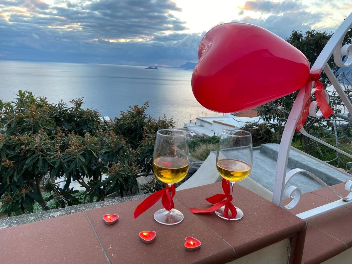 Il Profumo Dei Fiori Apartment Praiano Bagian luar foto