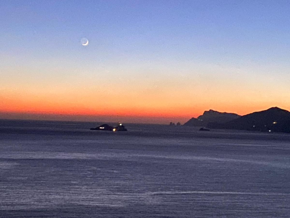 Il Profumo Dei Fiori Apartment Praiano Bagian luar foto