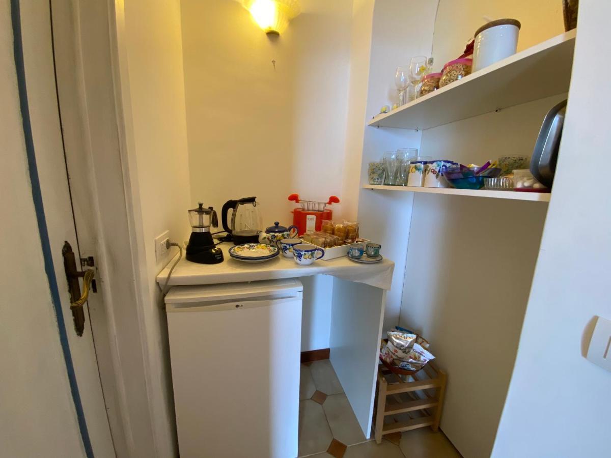 Il Profumo Dei Fiori Apartment Praiano Bagian luar foto