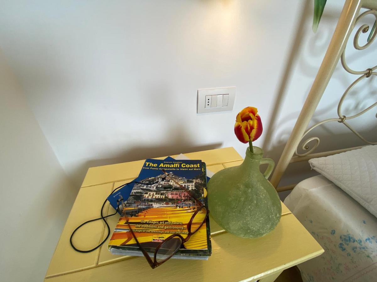 Il Profumo Dei Fiori Apartment Praiano Bagian luar foto